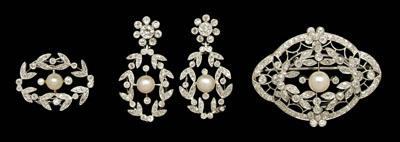 Appraisal: Platinum diamond pin earrings clasp matching set oval filigree floral