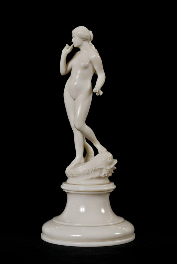 Appraisal: CONTINENTAL CARVED IVORY NUDE FIGURE Figure of a nude woman