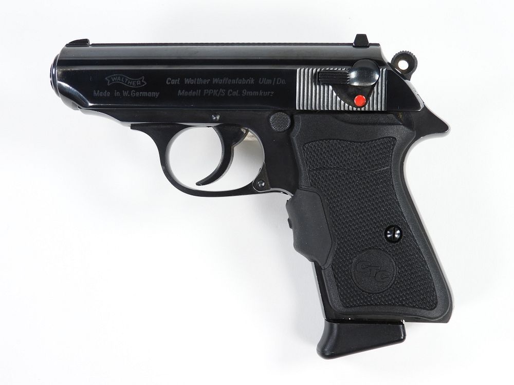 Appraisal: Walther PPK Semi-automatic Pistol Germany caliber serial number S plastic