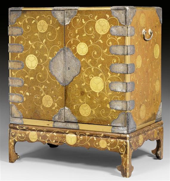 Appraisal: A FINE GOLD LACQUER CHEST WITH SILVER FITTINGS AND NINE