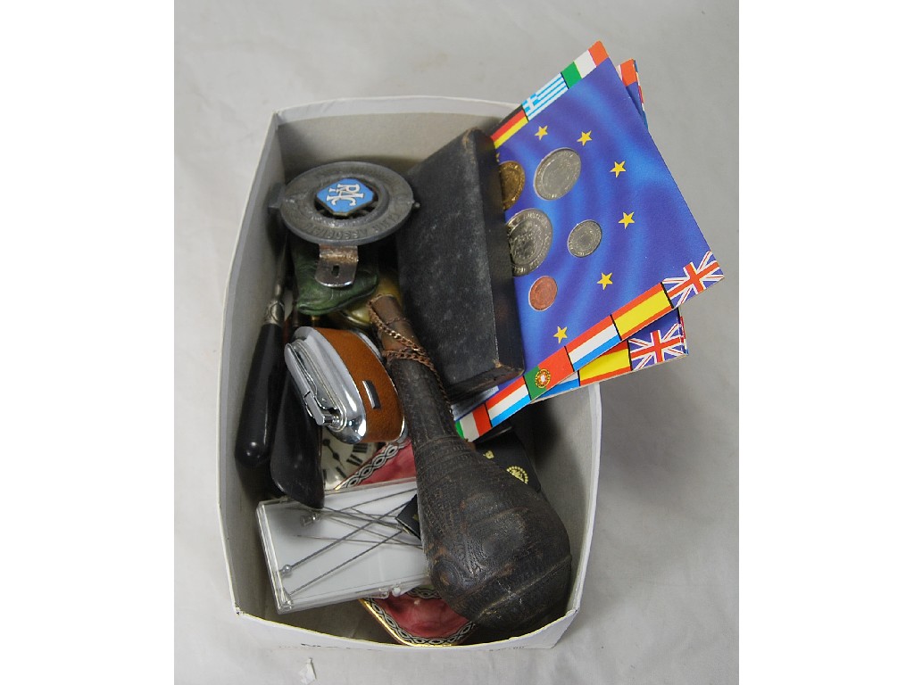 Appraisal: An interesting selection of collectables including a leather power-horn badges