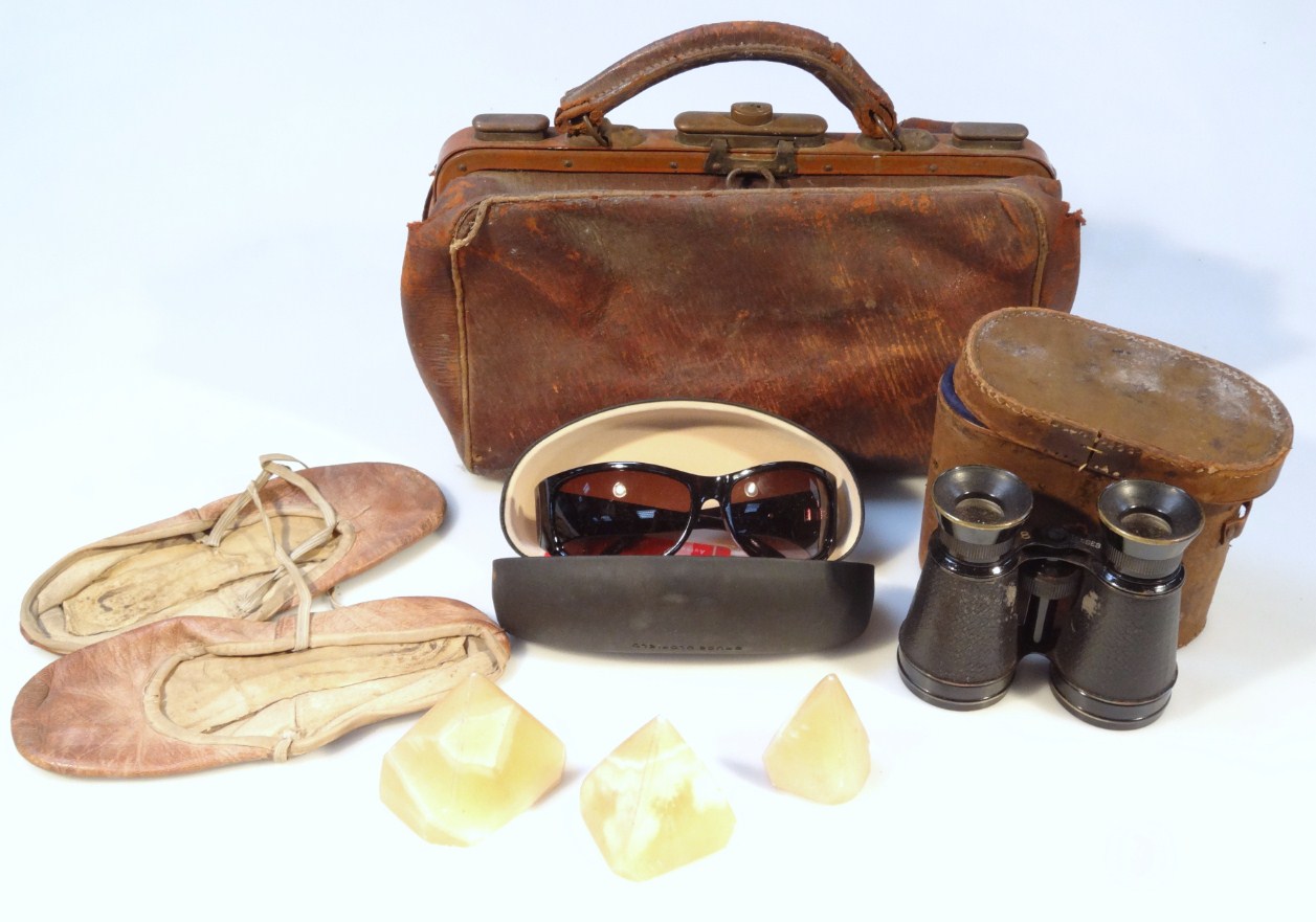 Appraisal: Various bygones and collectables to include a pair of modern