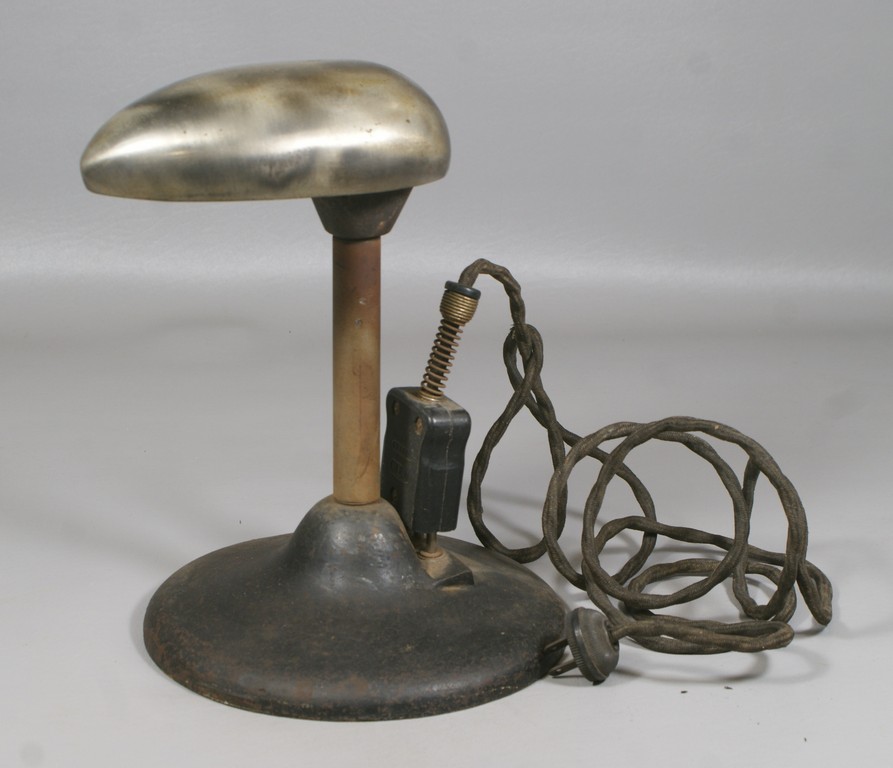 Appraisal: Egg iron on stand electric rare - tall base diameter