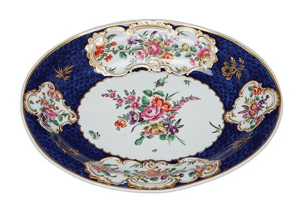 Appraisal: A WORCESTER DR WALL PORCELAIN DISH CIRCA - Of oval