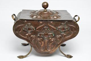 Appraisal: Art Nouveau Hammered Bronze Coal Box Art Nouveau or Arts