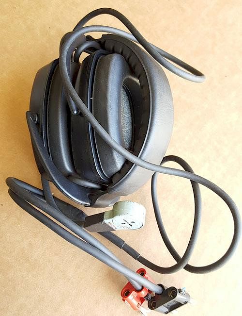 Appraisal: Amron headphones Item G Amron headphones model - Item G