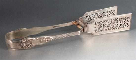 Appraisal: English sterling silver pastry serving tongs in the ''King's'' pattern