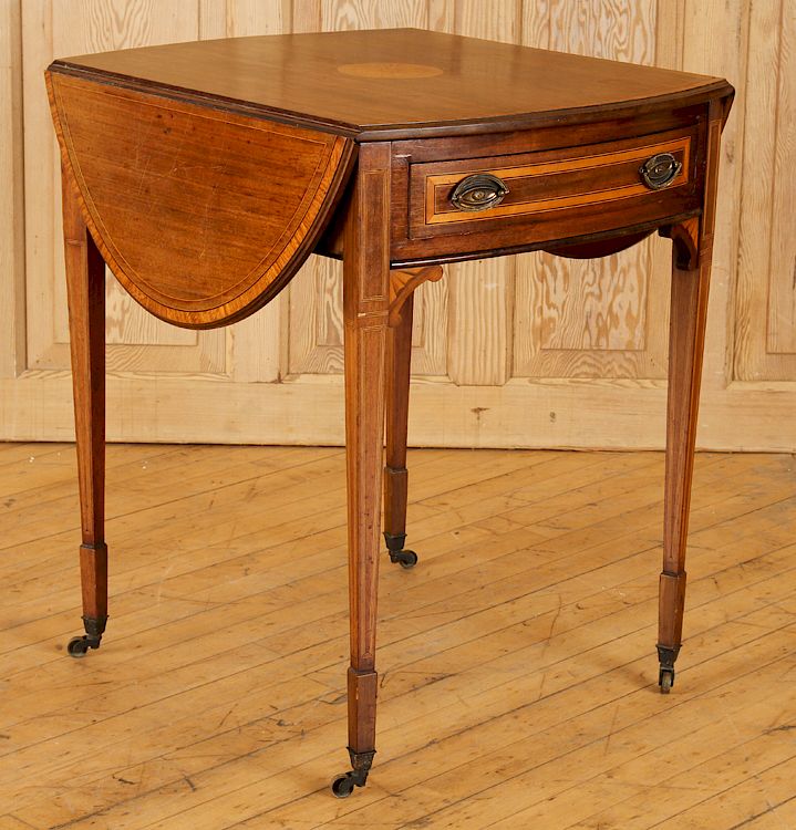 Appraisal: GEORGIAN STYLE MAHOGANY DROP LEAF SIDE TABLE A Georgian style