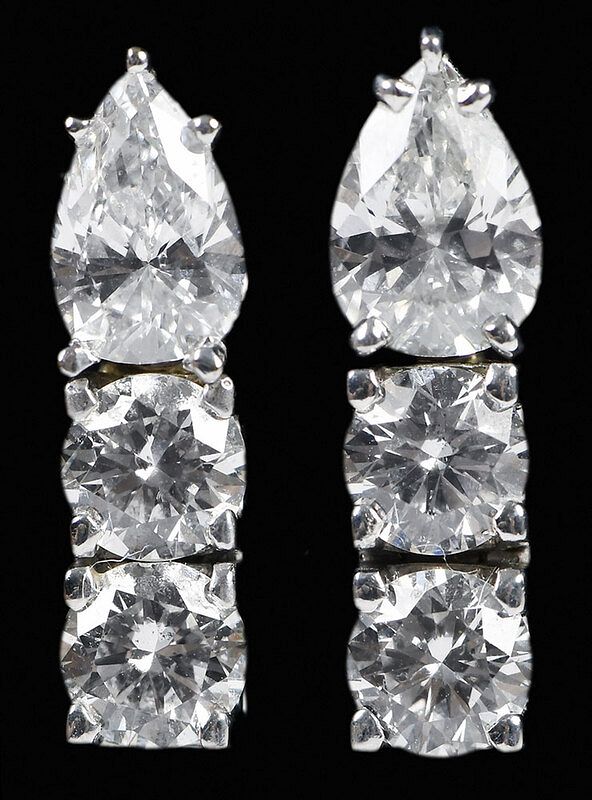 Appraisal: kt Diamond Earrings pear shaped diamonds estimated ct H-I VS