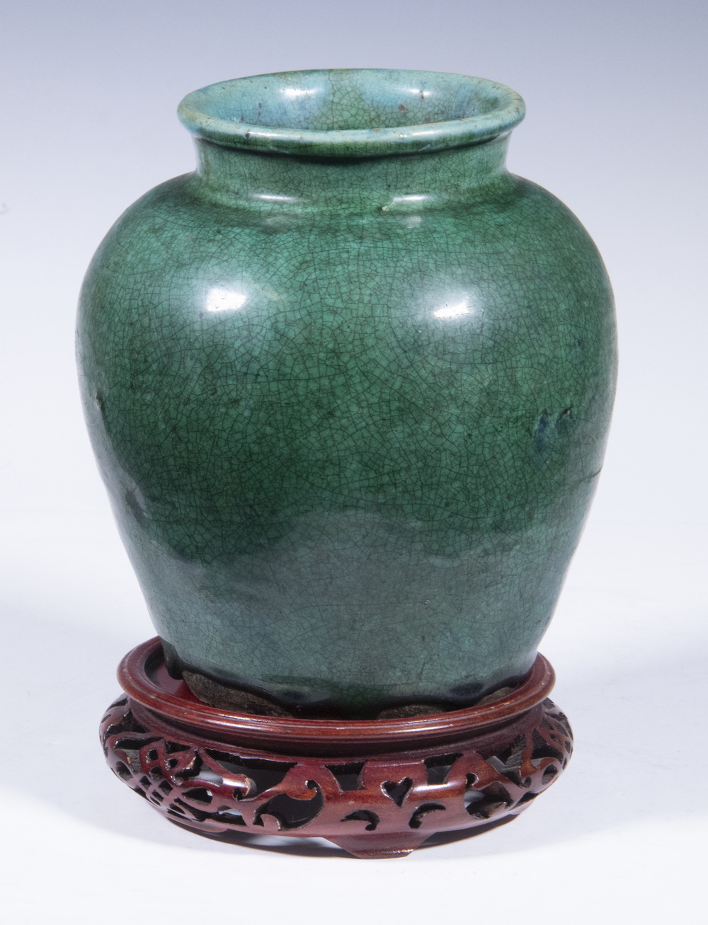 Appraisal: CHINESE POTTERY VESSEL Shiwan Emerald Green Glazed Pot th c