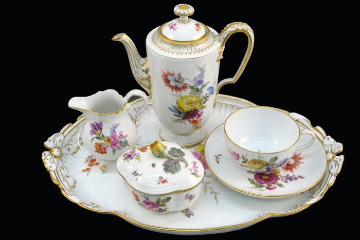 Appraisal: A MEISSEN PORCELAIN SIX PIECE TEA COFFEE SERVICE all pieces