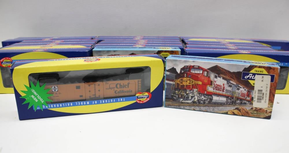 Appraisal: COLLECTION OF TWENTY HO GAUGE RAILROAD MODELS including power merger