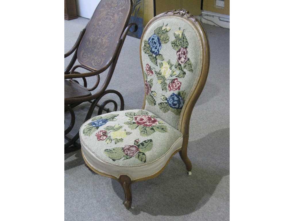 Appraisal: Tapestry upholstered walnut spoonback chair