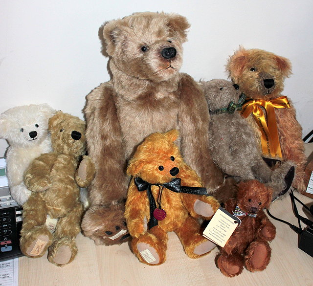 Appraisal: A QUANTITY OF SEVEN VARIOUS DEANS TEDDY BEARS to include