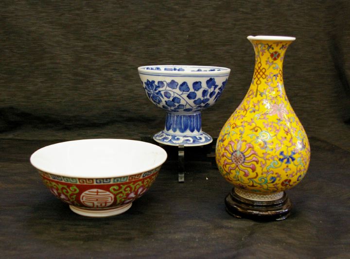 Appraisal: Three-Piece Group of Oriental Porcelain consisting of a richly polychromed