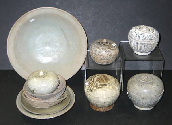 Appraisal: A group of eleven Thai ceramics th to th Century