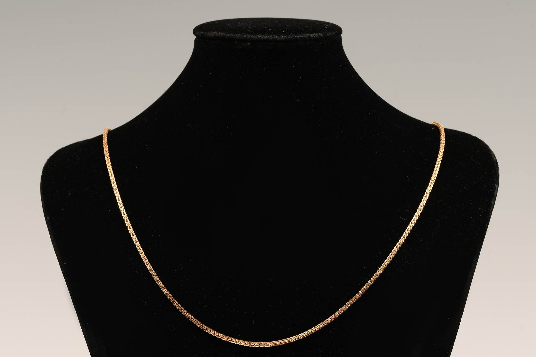 Appraisal: VINTAGE K ITALIAN BOX LINK NECKLACE '' K yellow gold