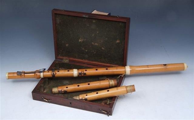 Appraisal: AN EARLY TH CENTURY FRUIT WOOD FLUTE by Potter Senior