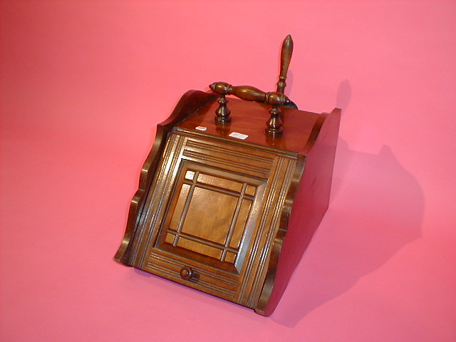 Appraisal: A late Victorian walnut coal scuttle