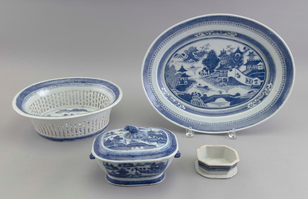 Appraisal: FOUR PIECES OF CHINESE EXPORT CANTON PORCELAIN TH CENTURY TRAY