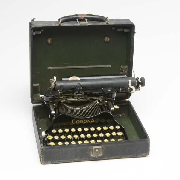 Appraisal: CORONA XC-D folding typewriter with original case ca Patent mark