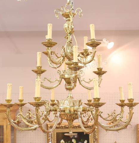 Appraisal: A vintage formal -light solid brass chandelier with candlestick style