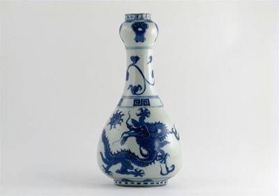 Appraisal: A Chinese blue and white vase painted with two dragons