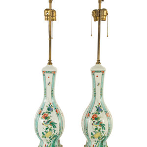 Appraisal: A Pair of Chinese Export Porcelain Vases Mounted as Lamps