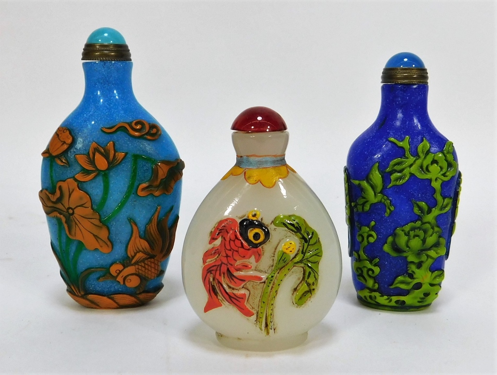 Appraisal: PC CHINESE PEKING AND PAINTED SNUFF BOTTLES China th CenturyLot