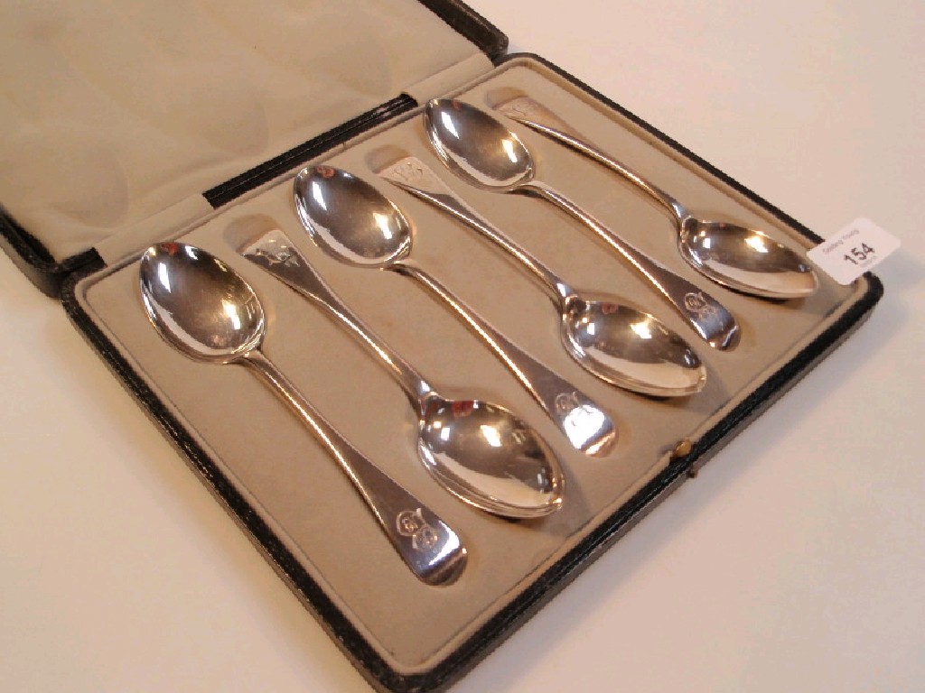 Appraisal: A set of six George V silver Old English dessert