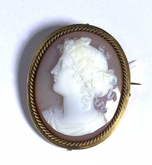 Appraisal: GOLD CAMEO BROOCH France s Yellow gold Decorative brooch of