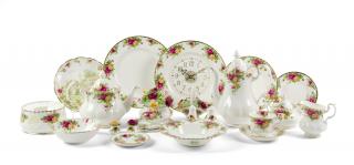 Appraisal: A ROYAL ALBERT 'OLD COUNTRY ROSE' PORCELAIN DINNER SERVICE FOR