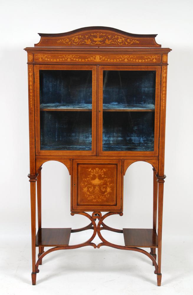 Appraisal: AN EDWARDIAN SHERATON REVIVAL MAHOGANY DISPLAY CABINET of oblong form