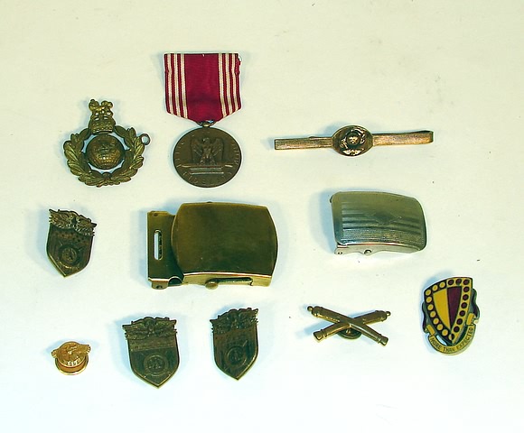 Appraisal: Lot consisting of misc US WWII collar discs DI buckles