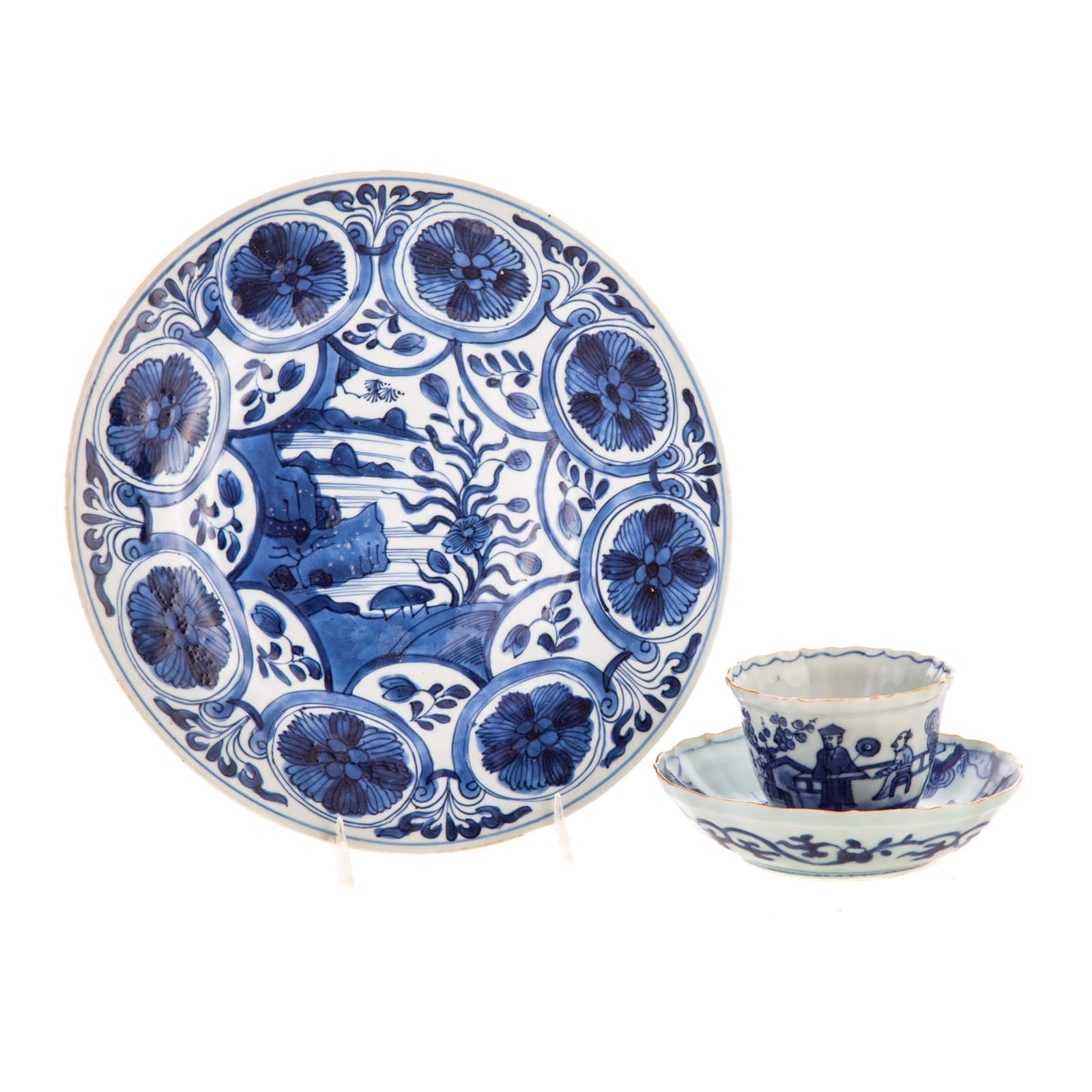 Appraisal: THREE CHINESE EXPORT BLUE WHITE ARTICLES Kang Xi circa -