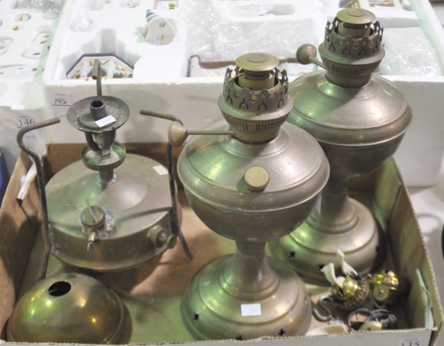 Appraisal: Bx Brass Lamps Lamp Parts