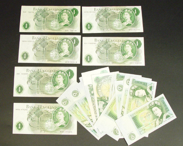 Appraisal: Eighteen uncirculated green one pound notes