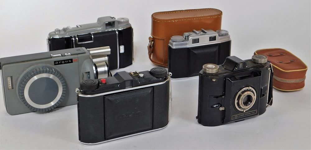 Appraisal: Lot of Vintage Cameras Lot of vintage cameras Includes Kodak