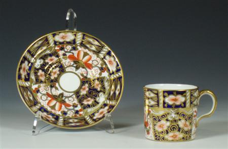 Appraisal: An early th century Royal Crown Derby Traditional Imari pattern