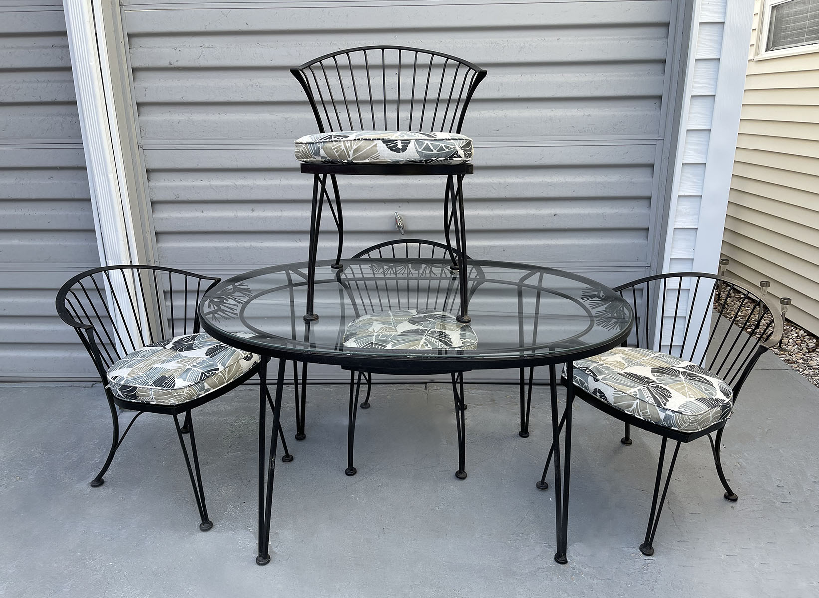 Appraisal: PC MID-CENTURY ''PINECREST'' CAST IRON PATIO SET Manufactured by Woodard