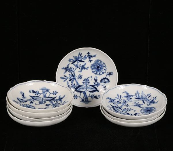 Appraisal: Eight Meissen Blue Onion porcelain fruit bowls All marked on