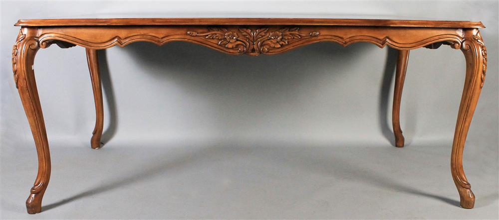 Appraisal: HICKORY WHITE FRENCH PROVINCIAL STYLE DINING TABLE WITH TWO LEAVES