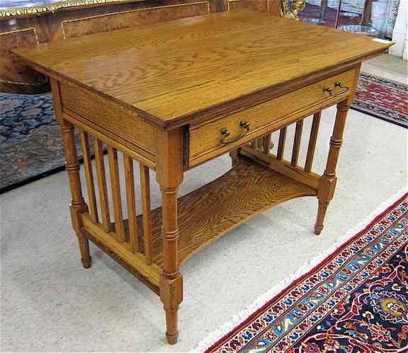 Appraisal: A RECTANGULAR OAK LIBRARY TABLE American late th century having