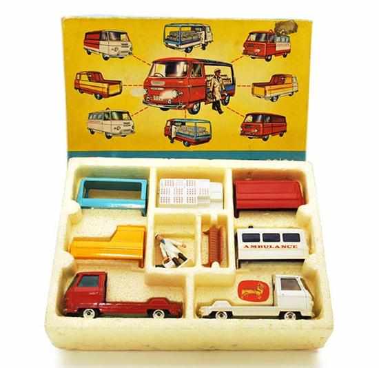 Appraisal: CORGI CONSTRUCTOR GIFT SET COMMER TON CHASSIS WITH OPERATING MANUAL