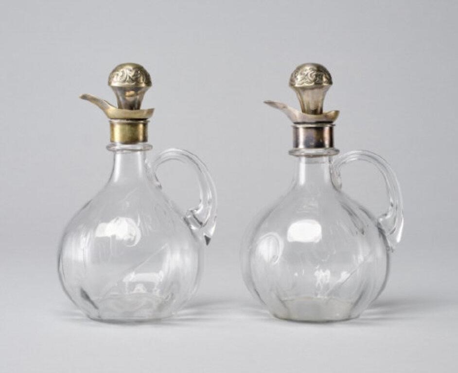 Appraisal: PAIR OF CRYSTAL DECANTERSA pair of mold blown crystal decanters