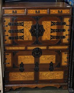 Appraisal: Korean Bandaji Storage Chest Korean Chonju style bandaji storage chest