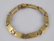 Appraisal: A yellow metal tests carat gold bracelet approx cm long