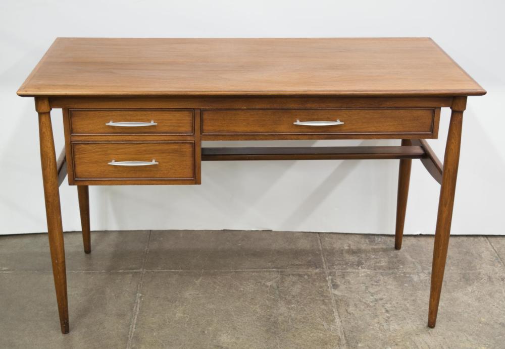 Appraisal: MID-CENTURY MODERN WRITING DESK American c 's a rectangular table