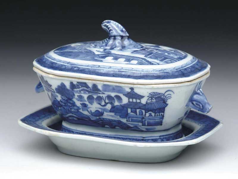 Appraisal: BLUE AND WHITE CANTON COVERED SAUCE TUREEN WITH UNDERLINER Small