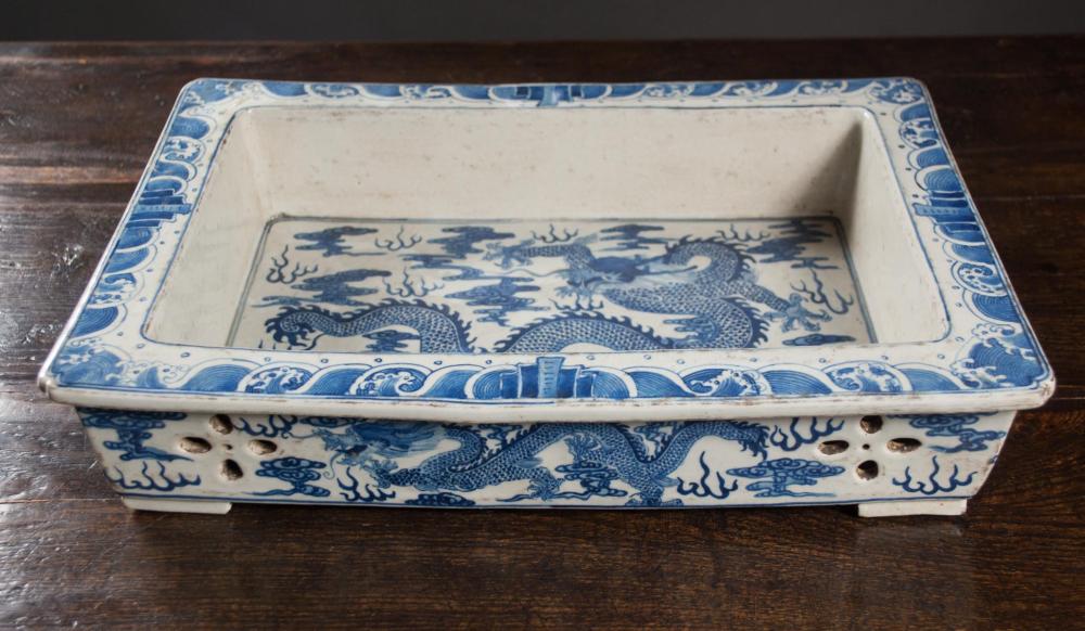 Appraisal: CHINESE BLUE AND WHITE PORCELAIN NARCISSUS PLANTER attributed Qing Dynasty